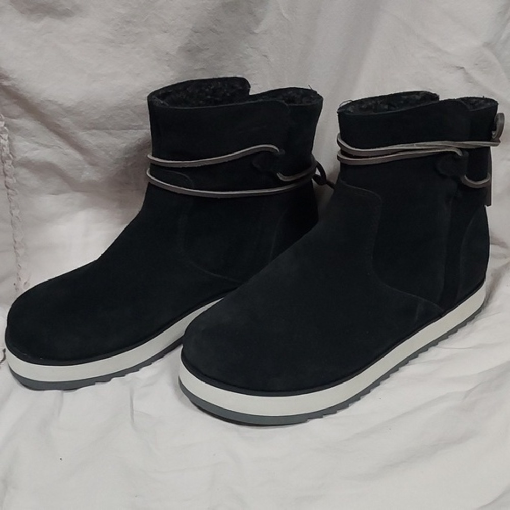 Merrell Women's Juno Bluff Polar Waterproof Boot Black Size 7 New without tag